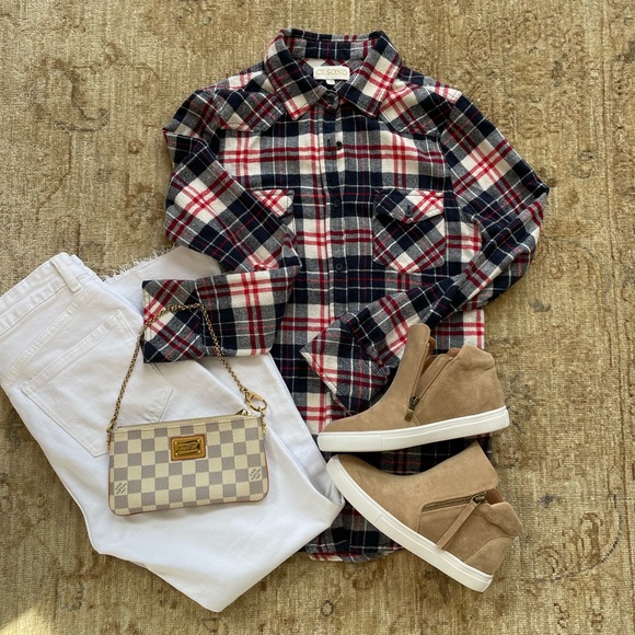 Blue and red soft flannel shirt - Picture 6 of 6